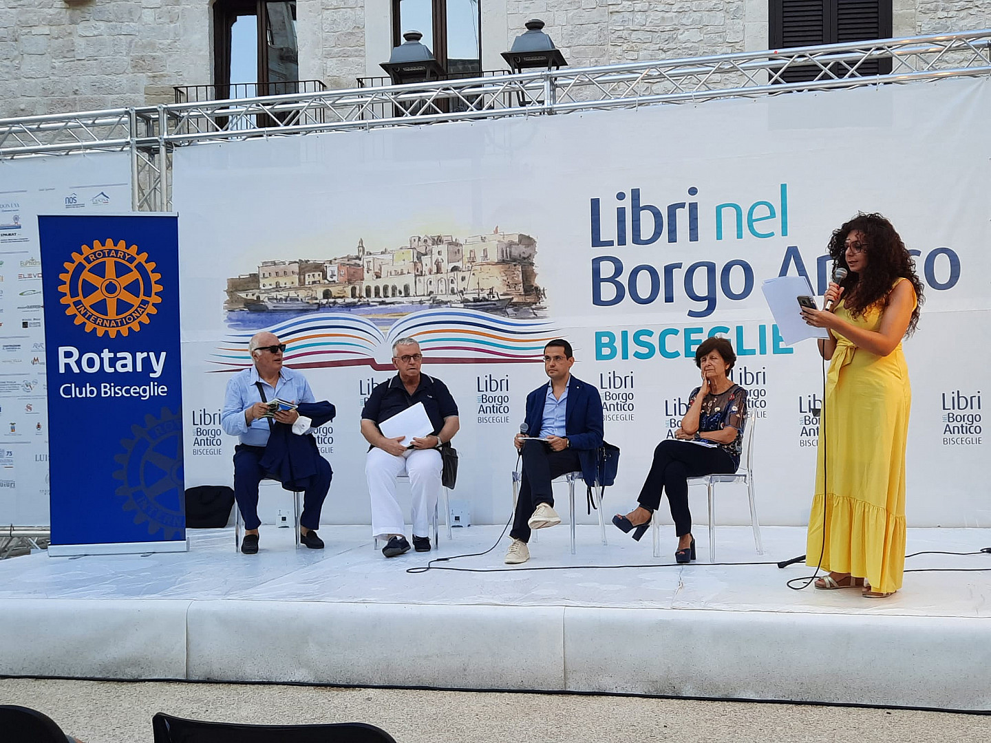 Il Rotary Club Bisceglie protagonista di Libri nel Borgo Antico