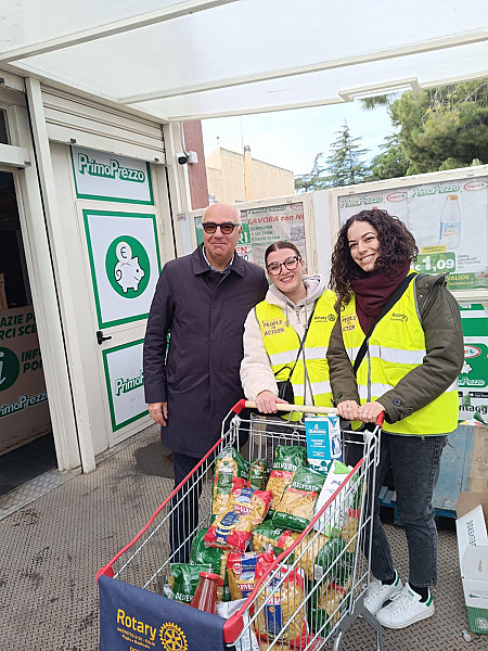 Rotary, Rotaract e Interact Bisceglie per la Caritas con la Raccolta Alimentare