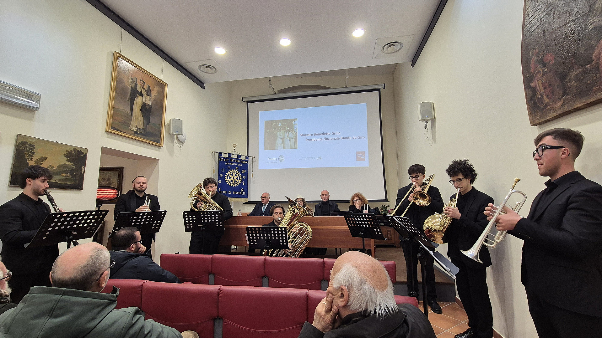 Fede, Storia e Note di Passione: il Rotary Club Bisceglie celebra i Riti della Settimana Santa