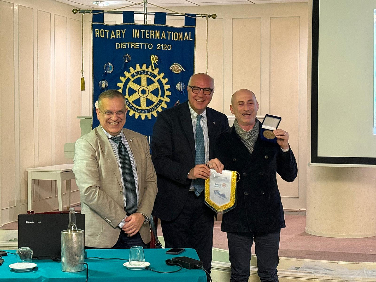 Incontro con Michele Camero "Il virus che non si arrende: cronaca di un'endemia dimenticata"