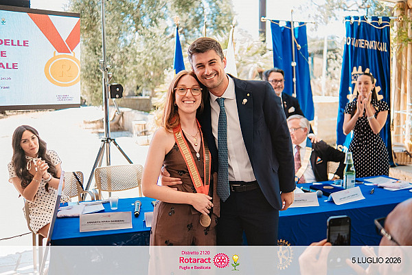 A Bisceglie il Passaggio delle Consegne distrettuale Rotaract da Giuseppe de Fini ad Adele Ricchitelli